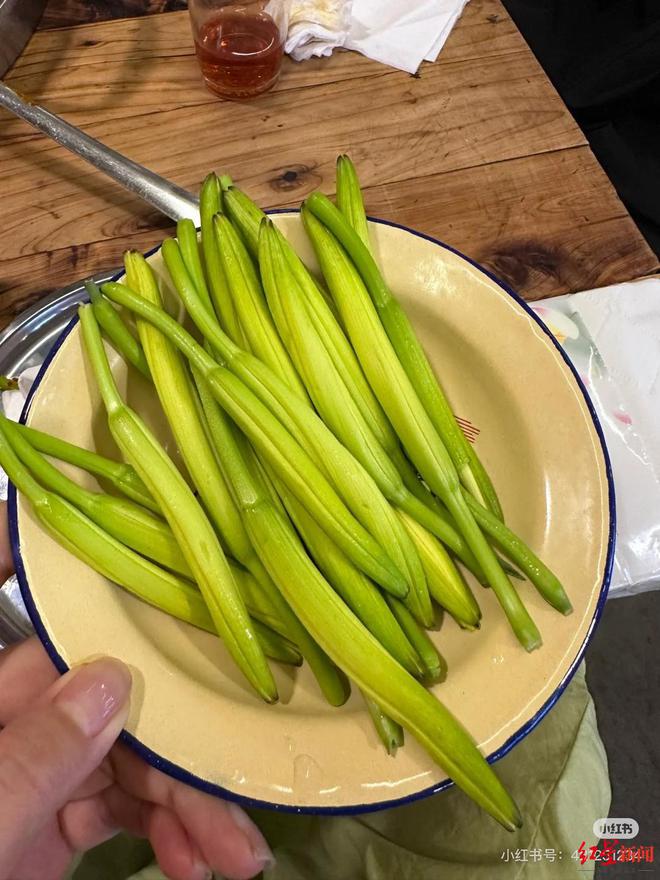 火锅冒菜里的这种经典蔬菜，有人吃了中毒！医生提醒