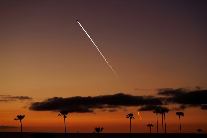 SpaceX星际飞船爆炸在地球大气层中造成了暂时的空洞