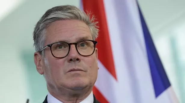 凯尔·斯塔默(Keir Starmer)在发布薪酬协议警告时说，保守党是在“撒盐”