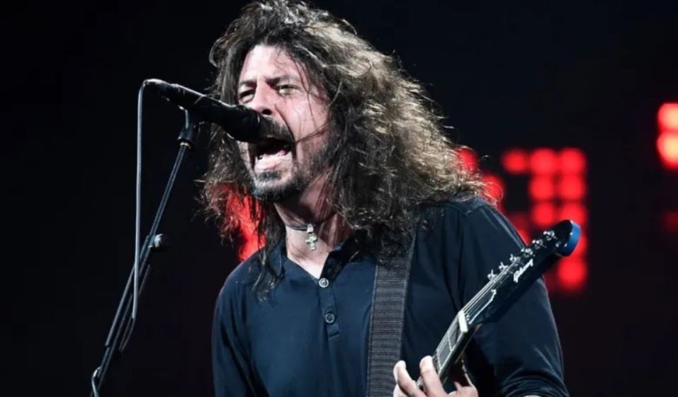 戴夫·格罗尔(Dave Grohl)能在出轨丑闻后重建家庭和声誉吗?